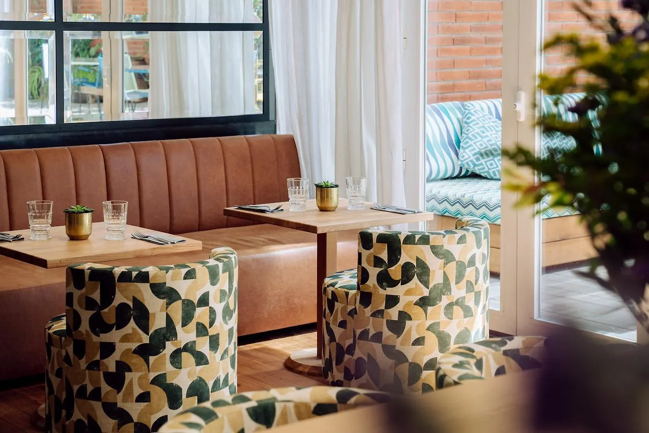 ***  Chic & Basic Velvet Hotel Barcelona Spain