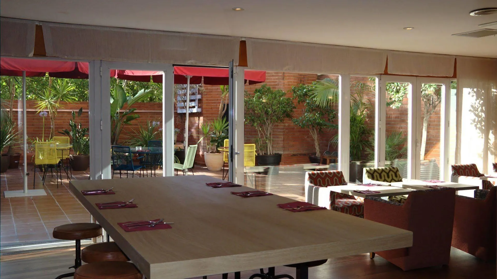 Chic & Basic Velvet Hotel Barcelona 3*,