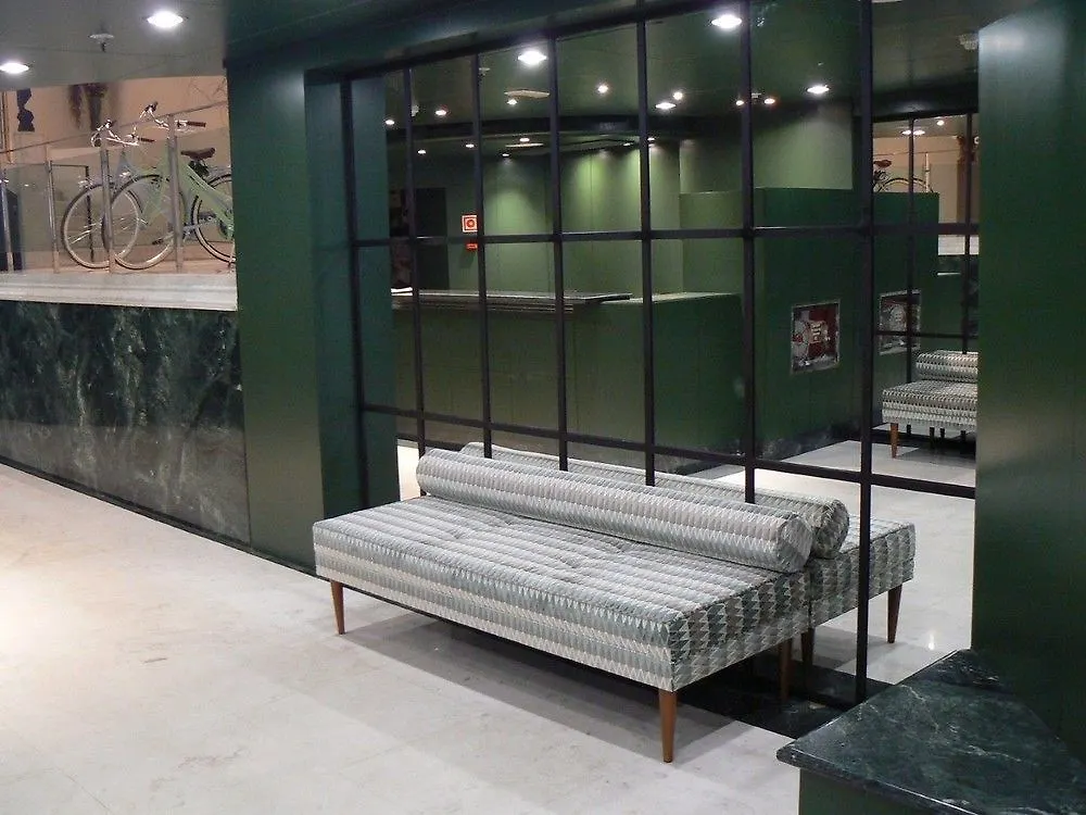 Chic & Basic Velvet Hotel Barcelona