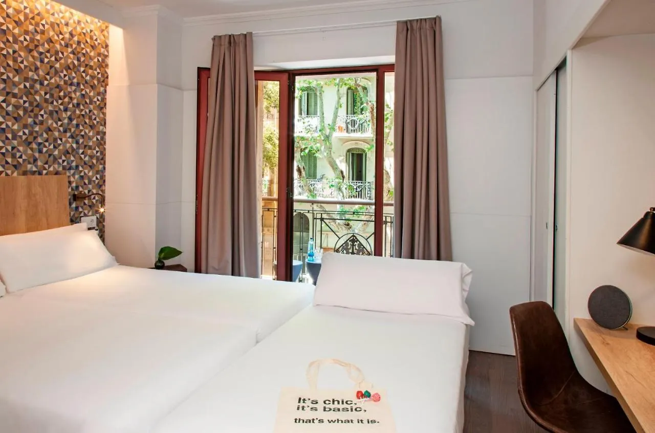 Chic & Basic Velvet Hotel Barcelona