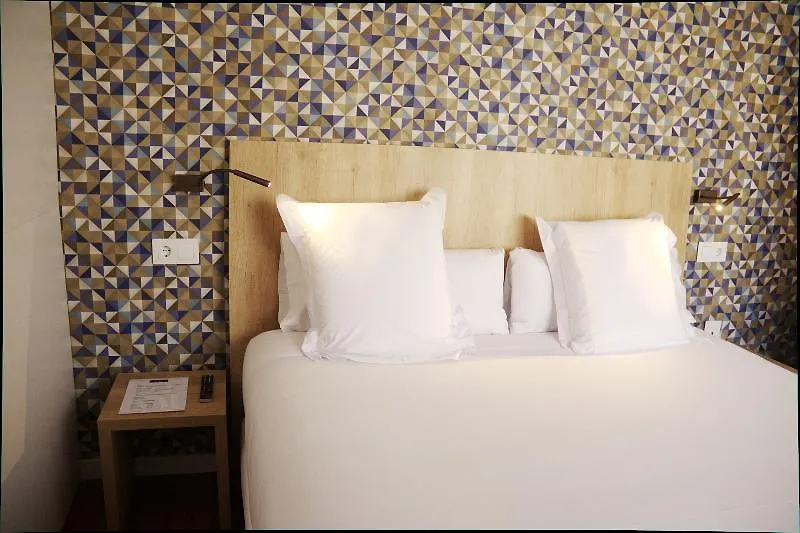 Chic & Basic Velvet Hotel Barcelona